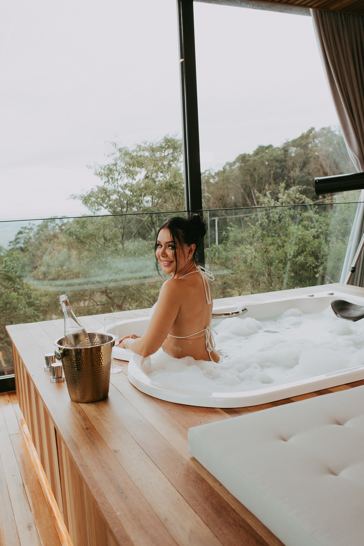morada dos canyons suíte 3 morada spa, fotos femininas em banheiras, Discovery canyon , parador cambara do sul , fotógrafos em praia grande SC, ensaio fotográfico na pousada morada dos canyons