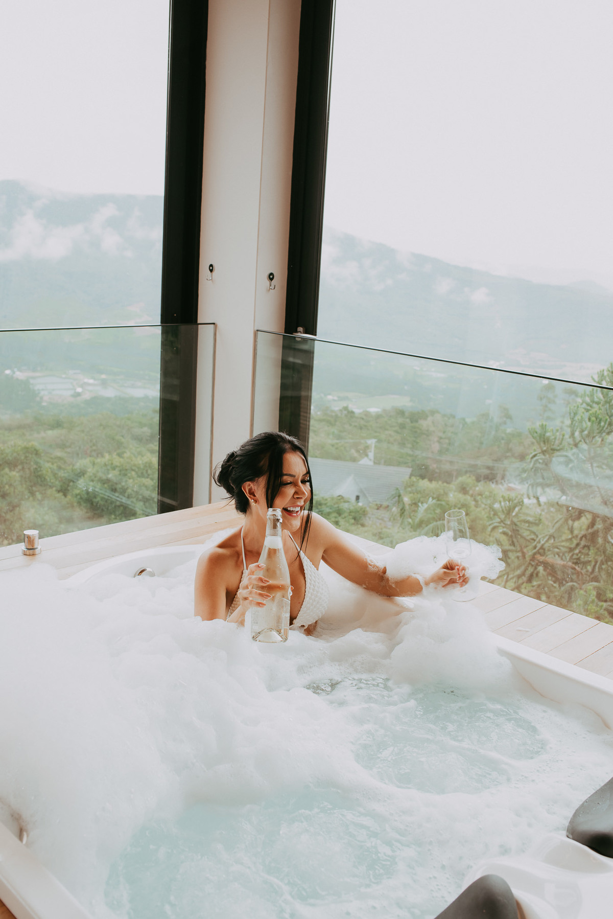 morada dos canyons suíte 3 morada spa, fotos femininas em banheiras, Discovery canyon , parador cambara do sul , fotógrafos em praia grande SC, ensaio fotográfico na pousada morada dos canyons