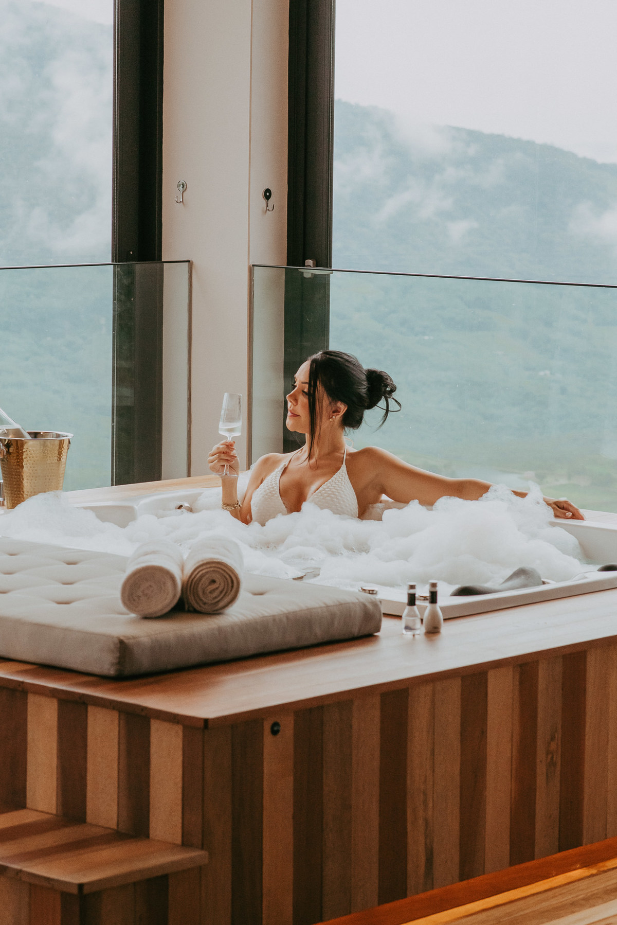 morada dos canyons suíte 3 morada spa, fotos femininas em banheiras, Discovery canyon , parador cambara do sul , fotógrafos em praia grande SC, ensaio fotográfico na pousada morada dos canyons