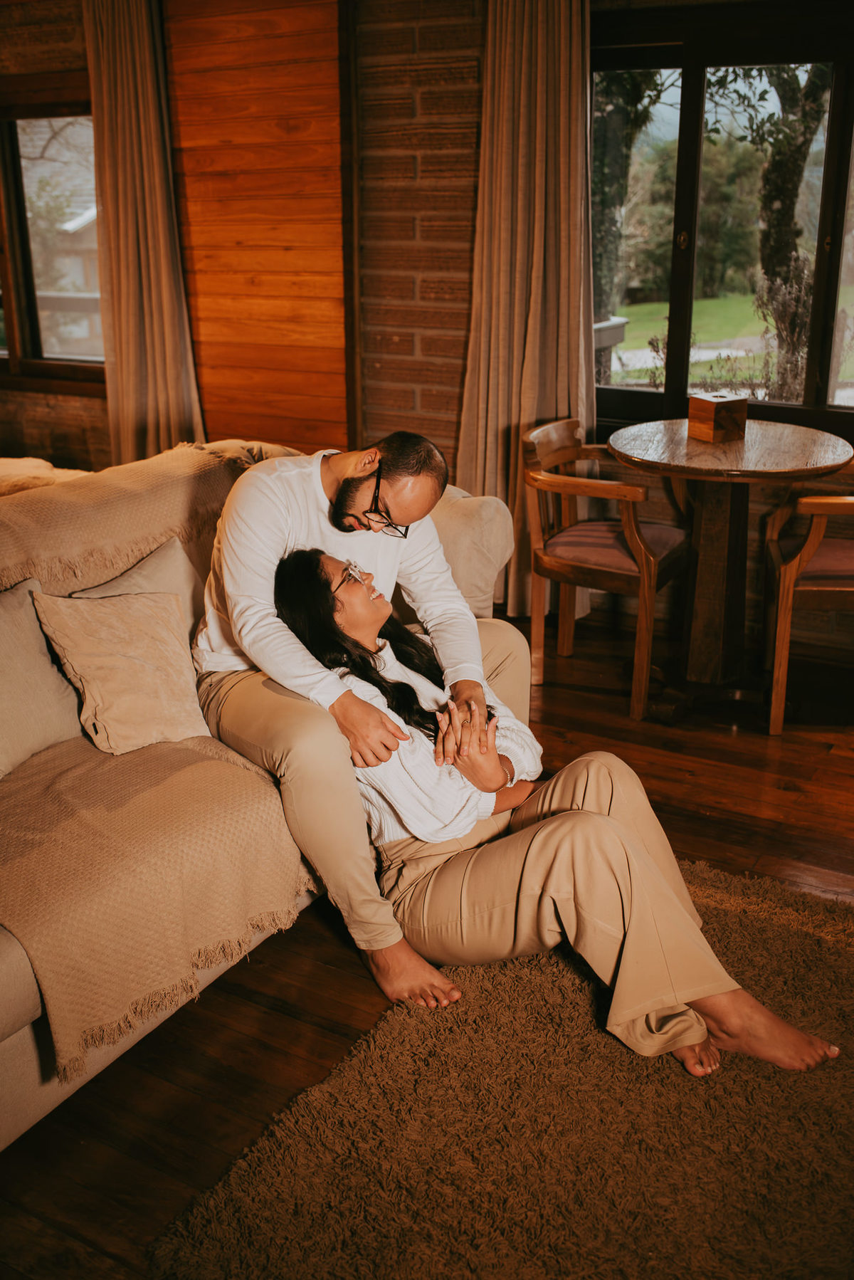 ensaio casal em lua de mel na pousada morada dos canyons, em praia grande SC, fotos de casais em chalé, dicas de hospedagens, hoteis de charme, viagem lua de mel , praia grande SC, Cambara do sul, parador cambara do sul, Discovery canyons, fotos de casal 