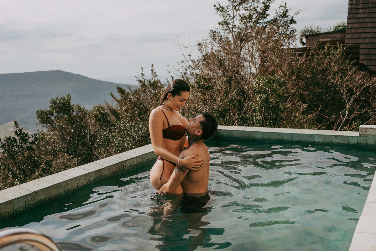 ensaio fotografico casal , na morada dos canyons em praia grande SC, cambara do sul RS, pedido de casamento, noivado , noivas, lua de mel, fotos em piscina, lugares para canhecer