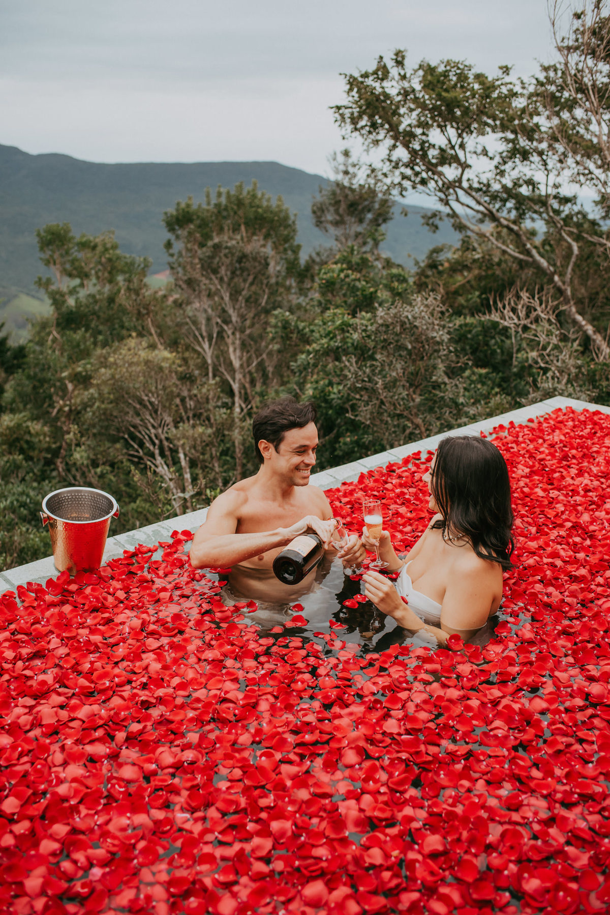 ensaio feminino na morada dos canyons, chalé 10 morada dos canyons , chalé 11 morada dos canyons, canyons , ensaio feminino , voo de balão, praia grande sc, turismo no sul , hoteis de charme, chales em santa catarina, ensaio casal , pacote mar de rosas