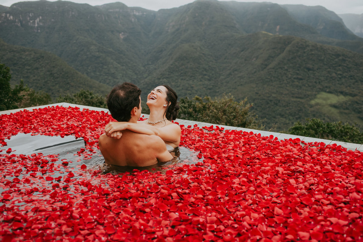 ensaio feminino na morada dos canyons, chalé 10 morada dos canyons , chalé 11 morada dos canyons, canyons , ensaio feminino , voo de balão, praia grande sc, turismo no sul , hoteis de charme, chales em santa catarina, ensaio casal , pacote mar de rosas