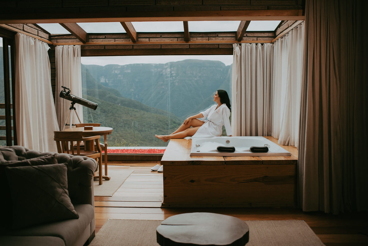 ensaio feminino na morada dos canyons, chalé 10 morada dos canyons , chalé 11 morada dos canyons, canyons , ensaio feminino , voo de balão, praia grande sc, turismo no sul , hoteis de charme, chales em santa catarina