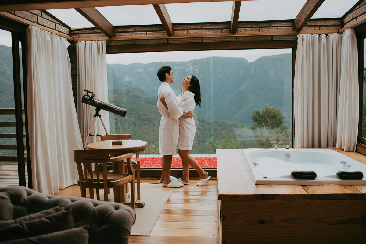 ensaio feminino na morada dos canyons, chalé 10 morada dos canyons , chalé 11 morada dos canyons, canyons , ensaio feminino , voo de balão, praia grande sc, turismo no sul , hoteis de charme, chales em santa catarina, ensaio casal , roteiros de viagem