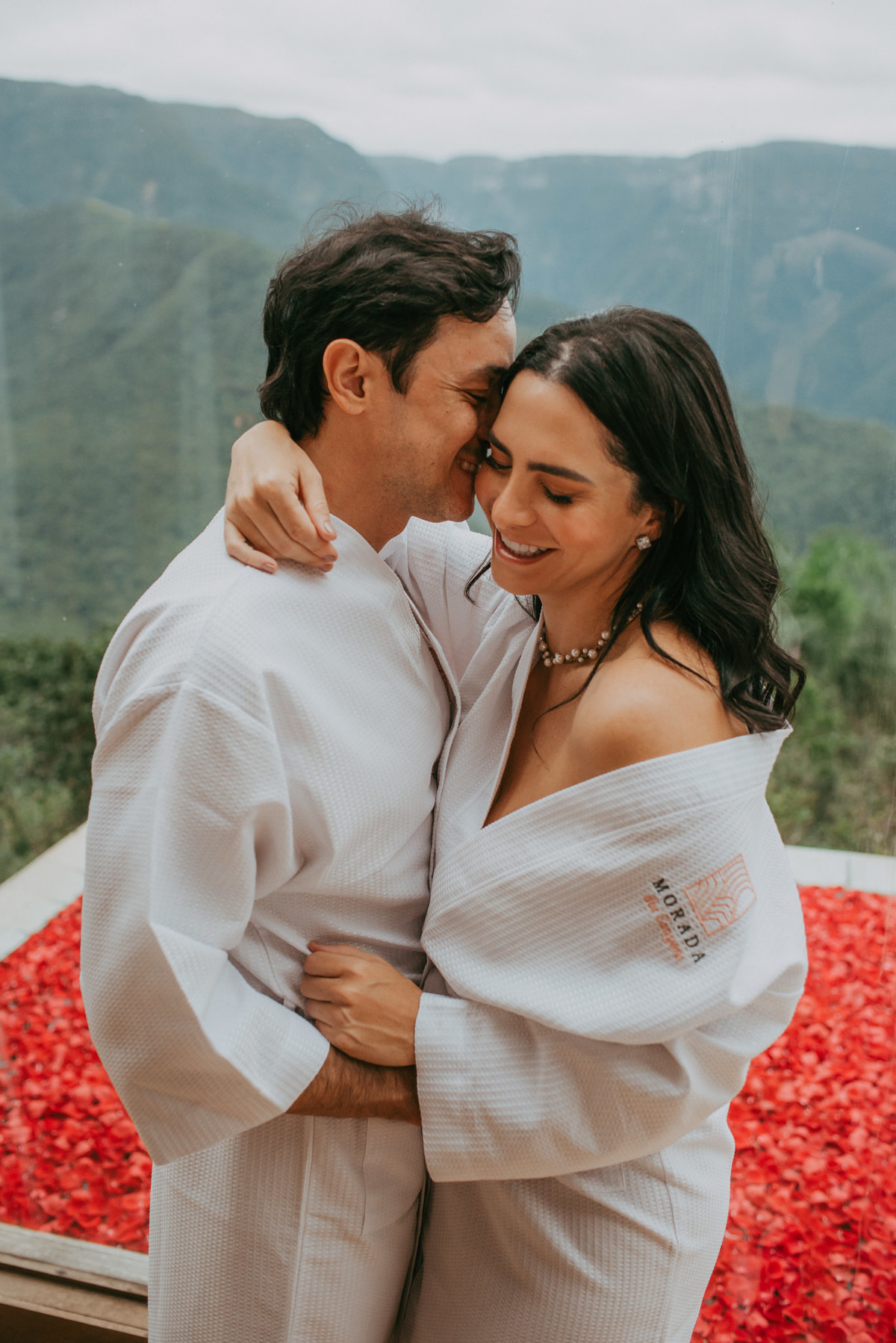 ensaio feminino na morada dos canyons, chalé 10 morada dos canyons , chalé 11 morada dos canyons, canyons , ensaio feminino , voo de balão, praia grande sc, turismo no sul , hoteis de charme, chales em santa catarina, ensaio casal , roteiros de viagem