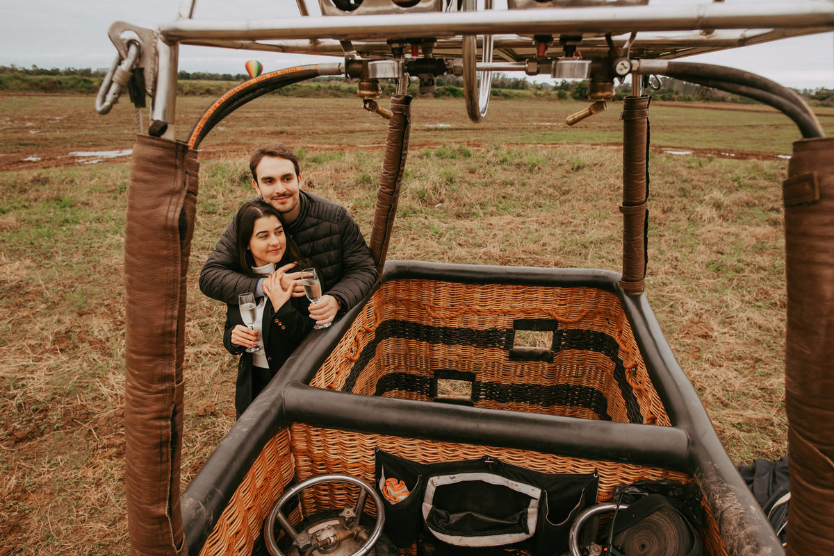 passeio de balão, balão de ar quente, capadócia, capadócia brasileira, praia grande SC, Cambara do sul RS, ensaio de turistas em passeio de balão, pedido de casamento , lua de mel, fotógrafos de casamento, ensaio casal, dicas de viagens, voar de balão, 