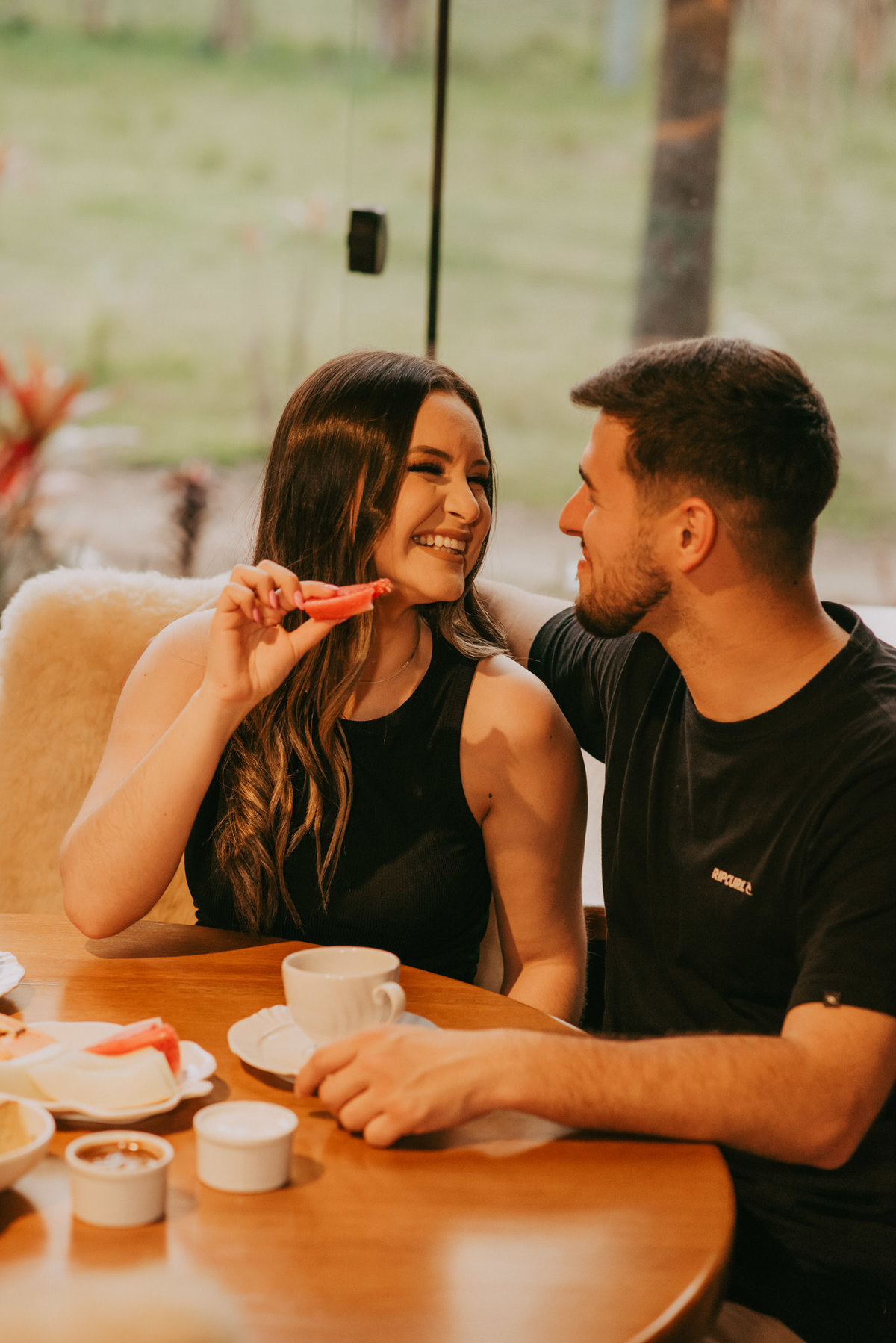 ensaio em chalé, AriMara chalés e escoturismo, ensaio casal, fotos de casais, praia grande sc , pre wedding, fotografos de casamento, lua de mel, pedido de casamento, fotos em chalé, fotografia de casais, fotografos de casamento, fotografo de turistas .