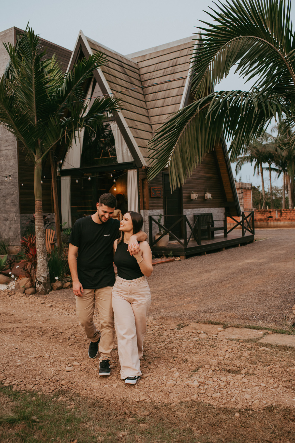 ensaio em chalé, AriMara chalés e escoturismo, ensaio casal, fotos de casais, praia grande sc , pre wedding, fotografos de casamento, lua de mel, pedido de casamento, fotos em chalé, fotografia de casais, fotografos de casamento, fotografo de turistas .