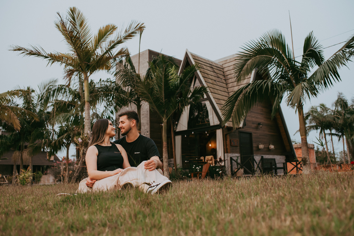 ensaio em chalé, AriMara chalés e escoturismo, ensaio casal, fotos de casais, praia grande sc , pre wedding, fotografos de casamento, lua de mel, pedido de casamento, fotos em chalé, fotografia de casais, fotografos de casamento, fotografo de turistas .