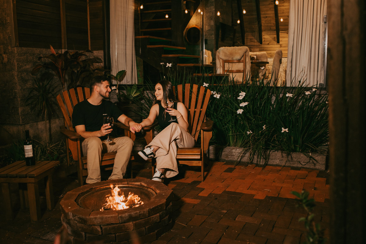 ensaio em chalé, AriMara chalés e escoturismo, ensaio casal, fotos de casais, praia grande sc , pre wedding, fotografos de casamento, lua de mel, pedido de casamento, fotos em chalé, fotografia de casais, fotografos de casamento, fotografo de turistas .