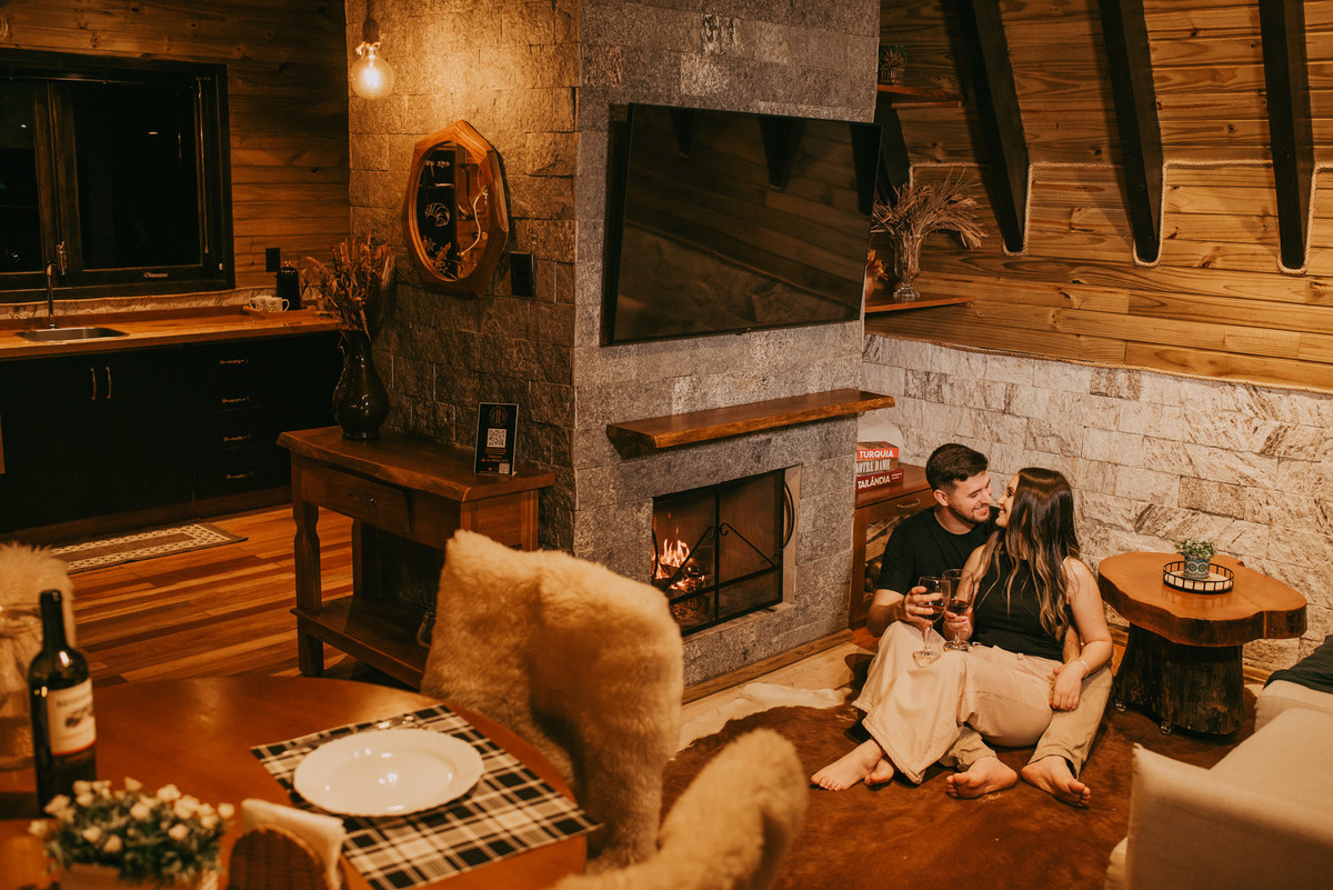 ensaio em chalé, AriMara chalés e escoturismo, ensaio casal, fotos de casais, praia grande sc , pre wedding, fotografos de casamento, lua de mel, pedido de casamento, fotos em chalé, fotografia de casais, fotografos de casamento, fotografo de turistas .