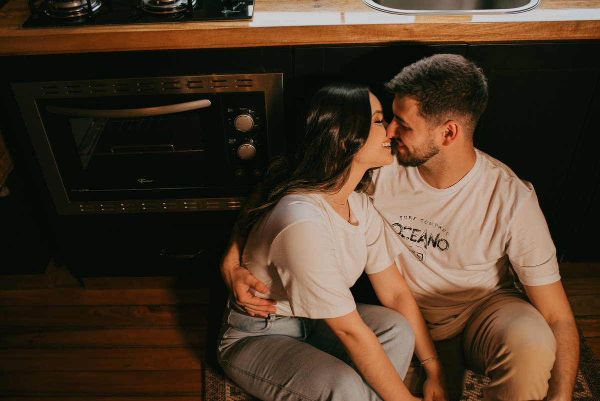 ensaio em chalé, AriMara chalés e escoturismo, ensaio casal, fotos de casais, praia grande sc , pre wedding, fotografos de casamento, lua de mel, pedido de casamento, fotos em chalé, fotografia de casais, fotografos de casamento, fotografo de turistas .