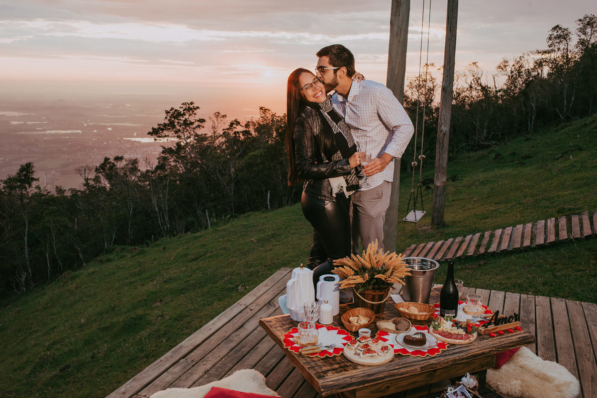 pedido de casamento na encosta dos canyons em praia grande sc, morada dos canyons, piquenique, ensaio casal, fotógrafos em praia grande SC, pedido de noivado, fotos de noivado,  pedido de casamento no balão de ar quente , ensaio fotográfico, casamento