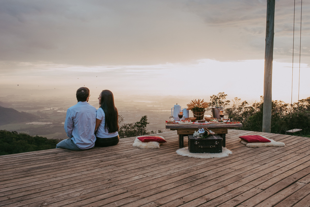 pedido de casamento na encosta dos canyons em praia grande sc, morada dos canyons, piquenique, ensaio casal, fotógrafos em praia grande SC, pedido de noivado, fotos de noivado,  pedido de casamento no balão de ar quente , ensaio fotográfico, casamento