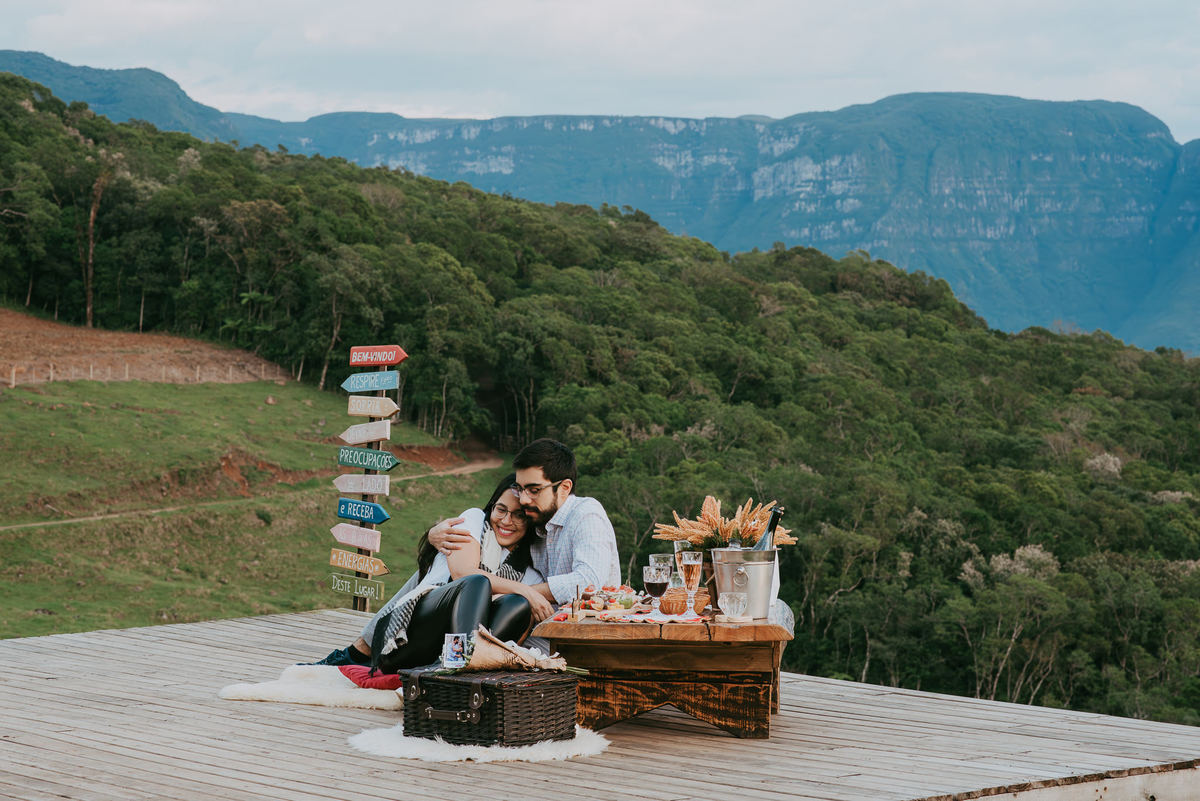 pedido de casamento na encosta dos canyons em praia grande sc, morada dos canyons, piquenique, ensaio casal, fotógrafos em praia grande SC, pedido de noivado, fotos de noivado,  pedido de casamento no balão de ar quente , ensaio fotográfico, casamento