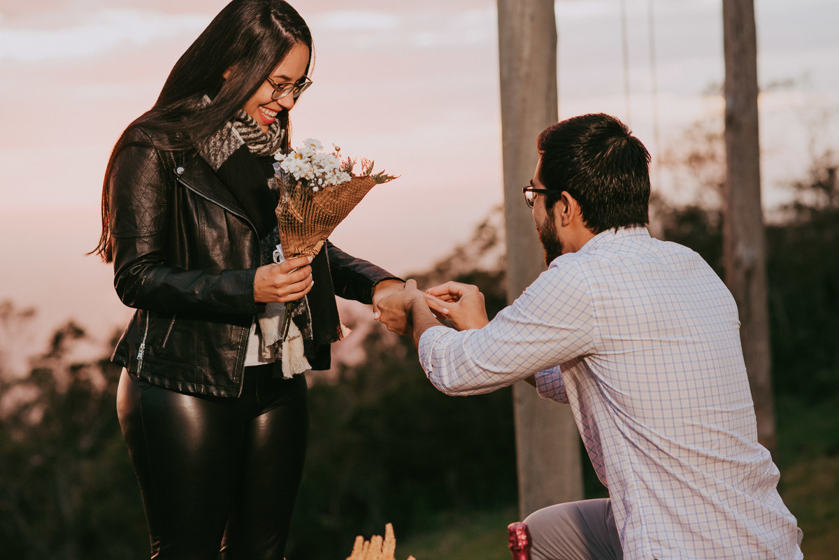 pedido de casamento na encosta dos canyons em praia grande sc, morada dos canyons, piquenique, ensaio casal, fotógrafos em praia grande SC, pedido de noivado, fotos de noivado,  pedido de casamento no balão de ar quente , ensaio fotográfico, casamento
