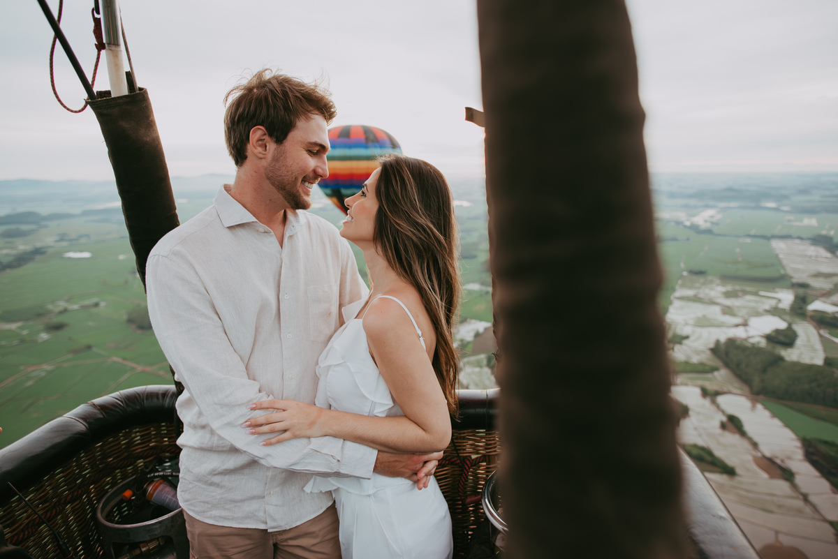 decolagem de balões , pedido de casamento, ensaio casal, lua de mel, viagem, santa Catarina, praia grande SC, jp balonismo, balão de coração, ensaio fotográfico em passeio de balão, passeio de balão de ar quente, morada dos canyons, anel de noivado, deus
