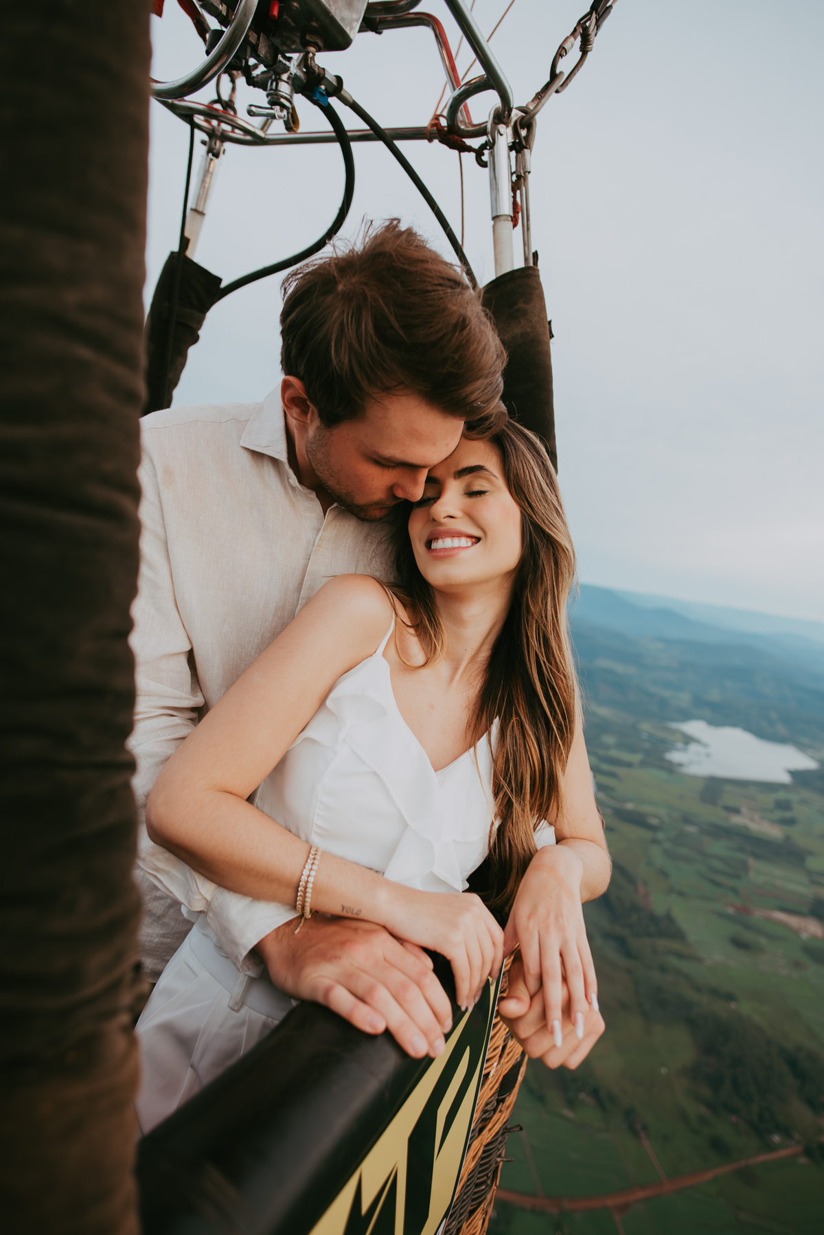 decolagem de balões , pedido de casamento, ensaio casal, lua de mel, viagem, santa Catarina, praia grande SC, jp balonismo, balão de coração, ensaio fotográfico em passeio de balão, passeio de balão de ar quente, morada dos canyons, anel de noivado, deus
