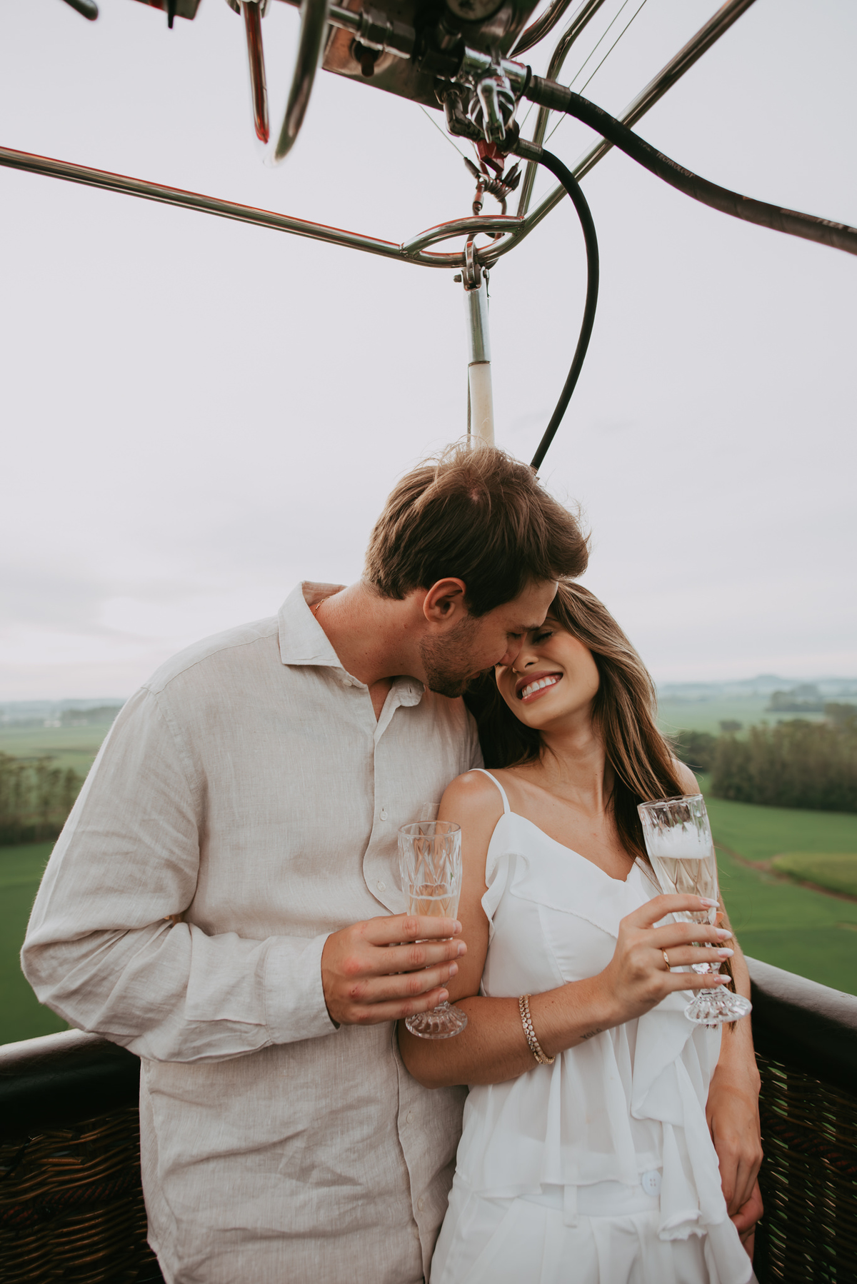decolagem de balões , pedido de casamento, ensaio casal, lua de mel, viagem, santa Catarina, praia grande SC, jp balonismo, balão de coração, ensaio fotográfico em passeio de balão, passeio de balão de ar quente, morada dos canyons, anel de noivado, deus