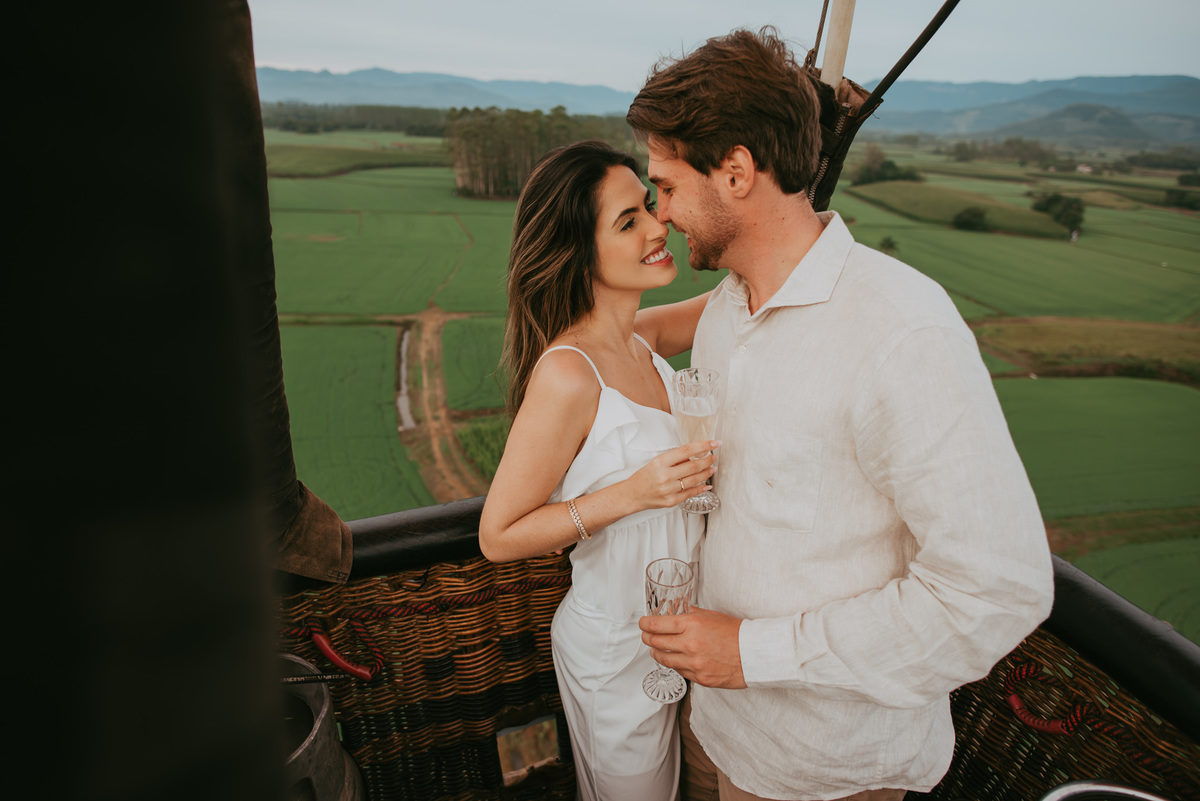decolagem de balões , pedido de casamento, ensaio casal, lua de mel, viagem, santa Catarina, praia grande SC, jp balonismo, balão de coração, ensaio fotográfico em passeio de balão, passeio de balão de ar quente, morada dos canyons, anel de noivado, deus