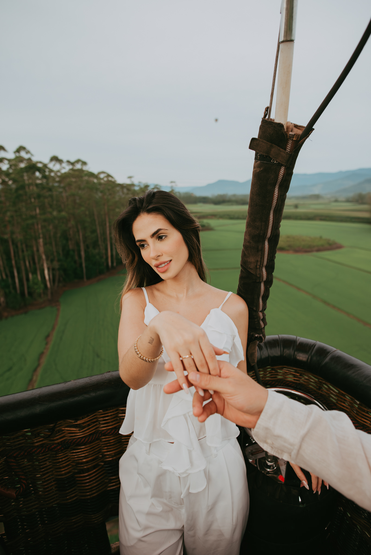 decolagem de balões , pedido de casamento, ensaio casal, lua de mel, viagem, santa Catarina, praia grande SC, jp balonismo, balão de coração, ensaio fotográfico em passeio de balão, passeio de balão de ar quente, morada dos canyons, anel de noivado, deus
