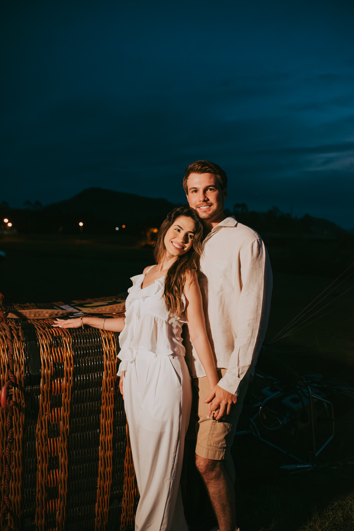 decolagem de balões , pedido de casamento, ensaio casal, lua de mel, viagem, santa Catarina, praia grande SC, jp balonismo, balão de coração, ensaio fotográfico em passeio de balão, passeio de balão de ar quente, morada dos canyons, anel de noivado, deus