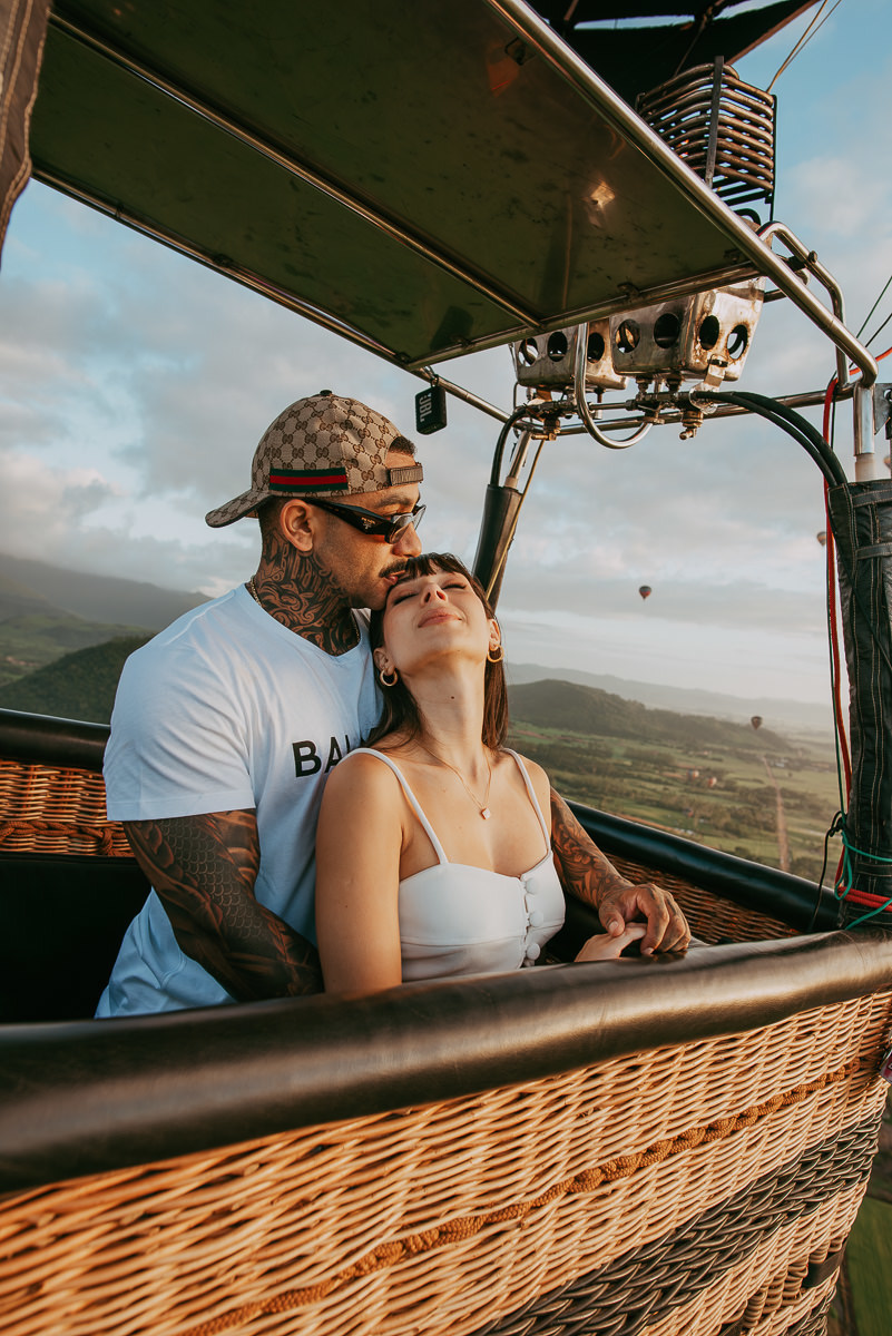 passeio de balão sobre a cidade de Praia grande SC