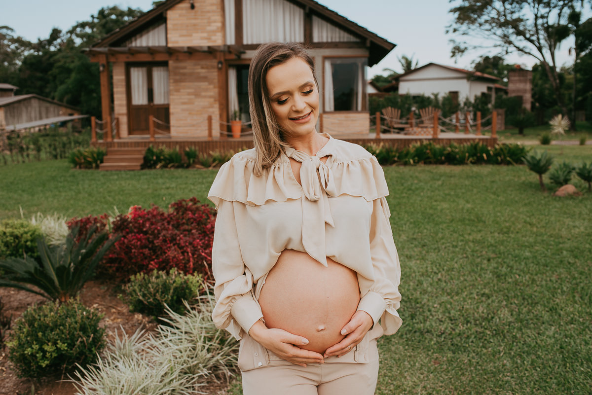 Praia Grande SC é o nosso ponto de apoio para ensaio gestante em pousadas e espaços abertos, com o conforto e charme da Mirador da Montanha.