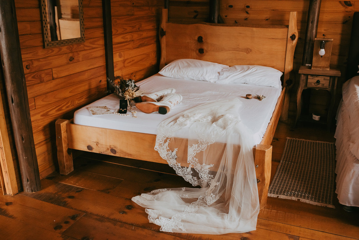 Vestidos escolhidos com amor para um mini wedding ao ar livre