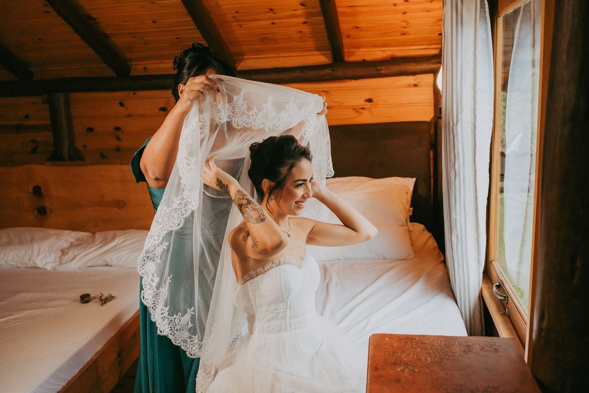 Casamento ao ar livre na serra de SC, rodeado de amor