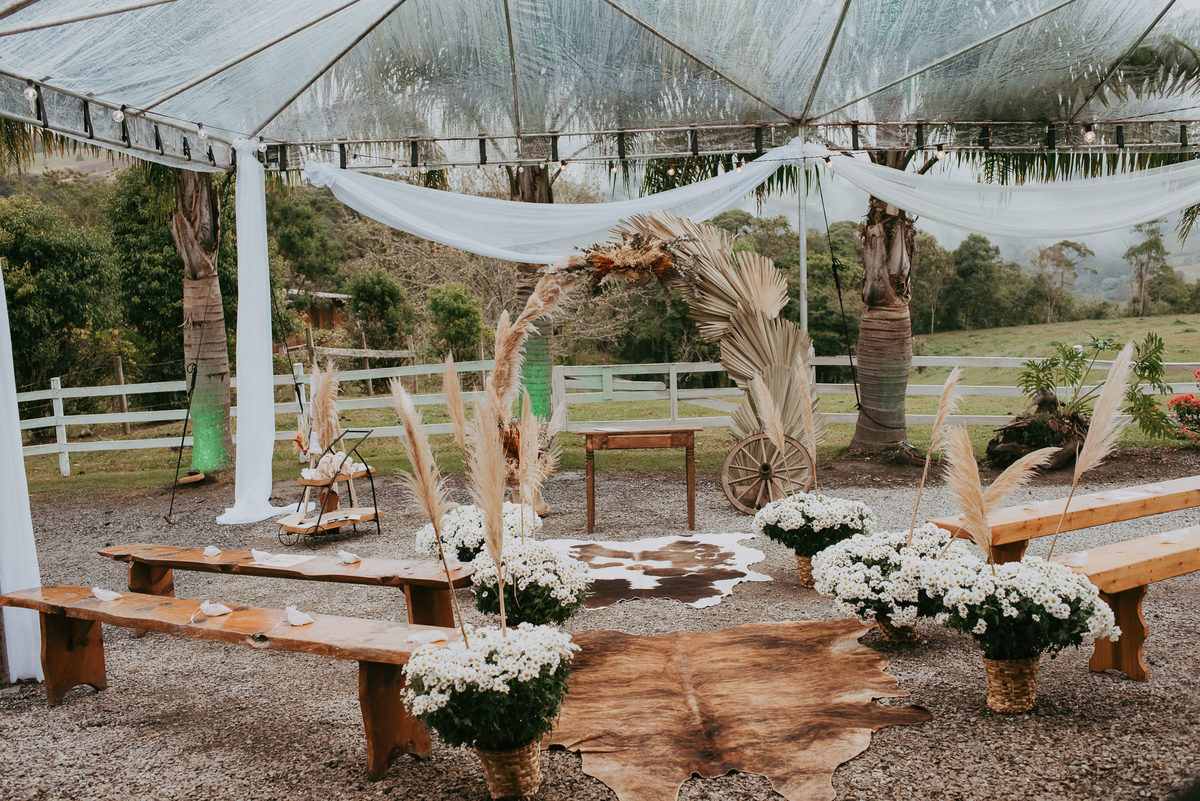 Alfredo Wagner, SC: palco de um casamento LGBT leve e inesquecível.