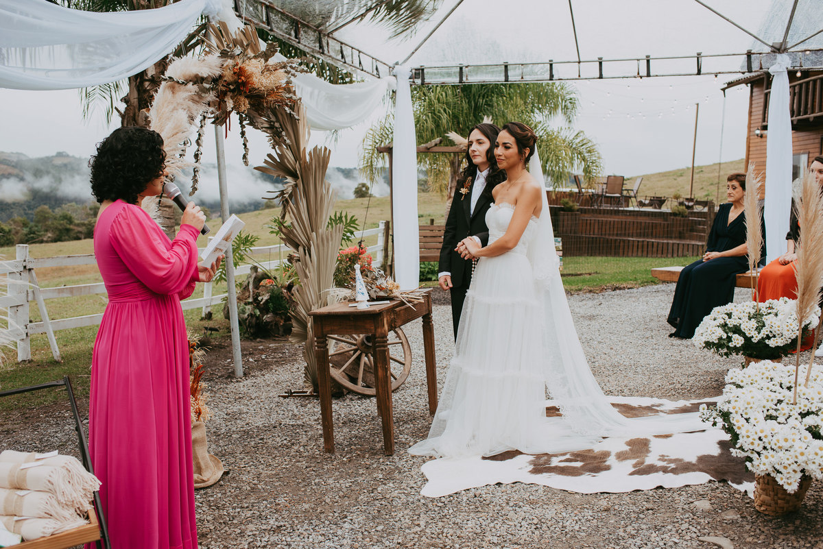 Casamento LGBT celebrado com simplicidade e intensidade