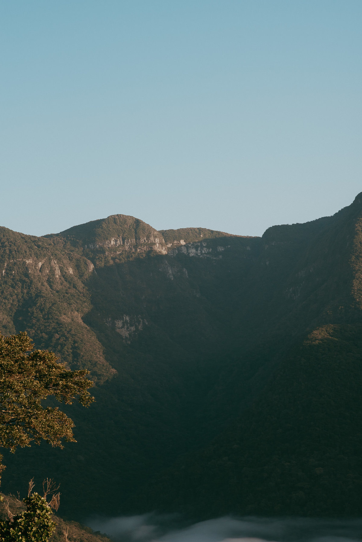 Fotos com luz suave, afeto e vista privilegiada para os cânions.