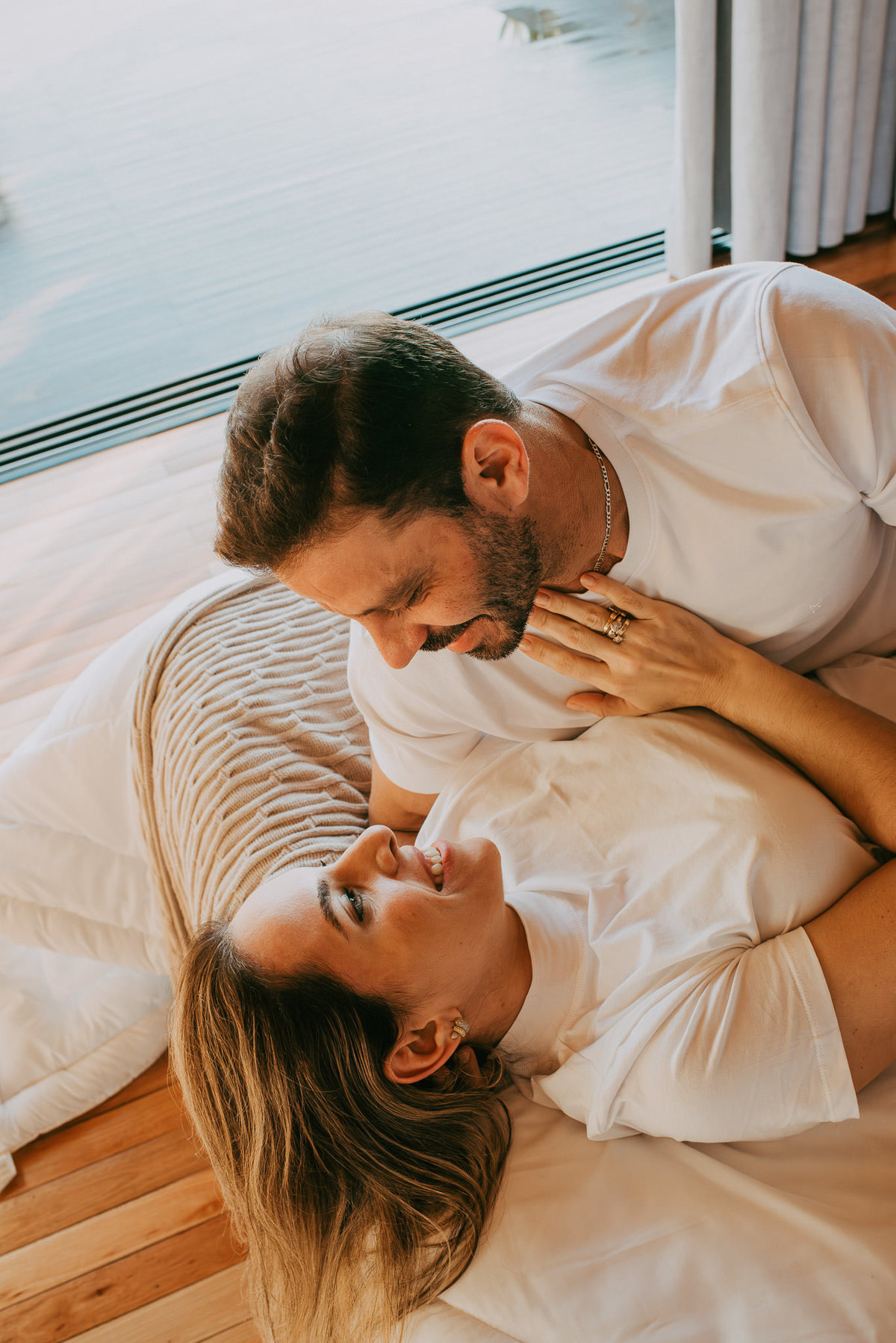 Ensaio fotográfico em Praia Grande SC no fim do dia.