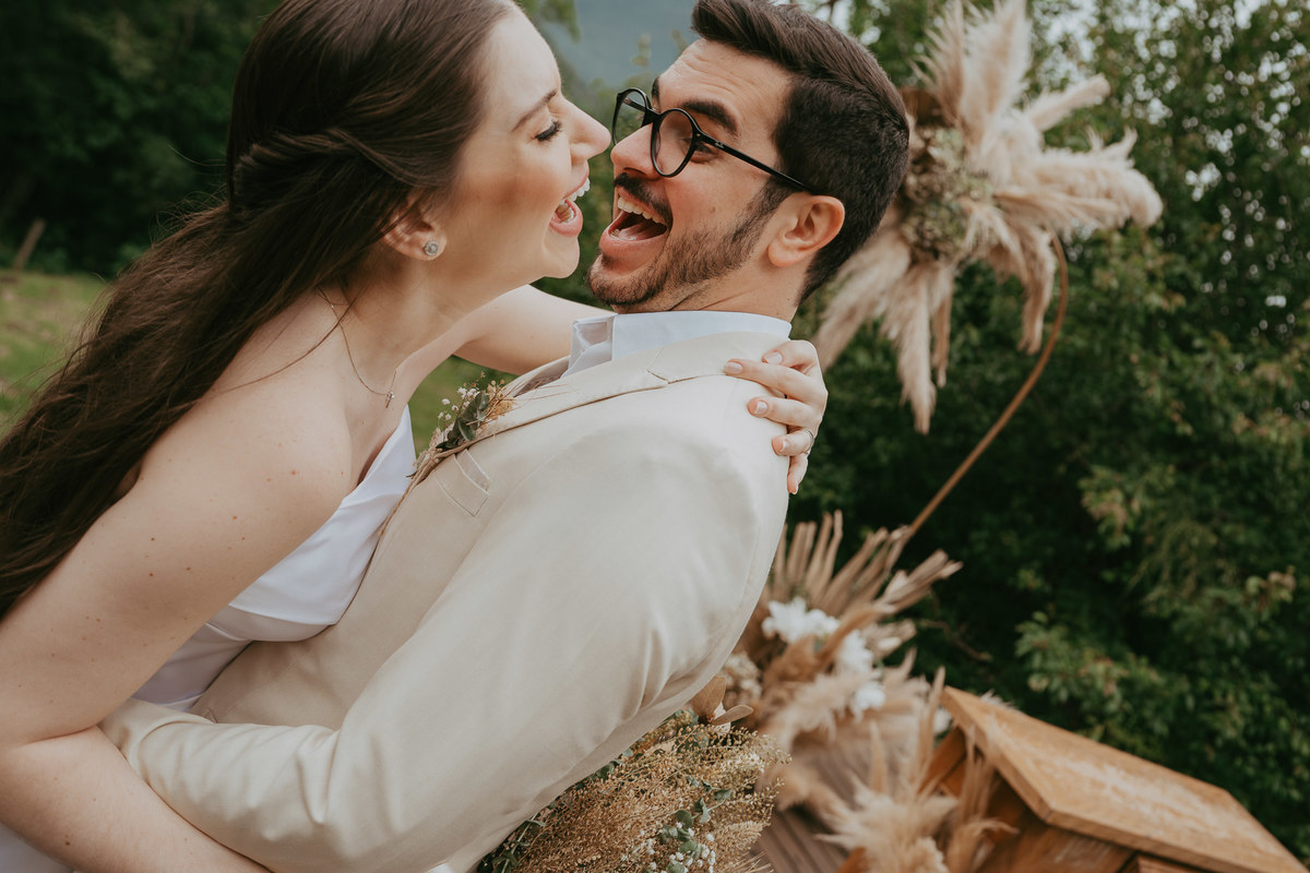 Destination wedding na Morada dos Canyons, vivido com calma e intenção. Um casamento intimista onde a natureza, o tempo e a presença conduziram cada momento
