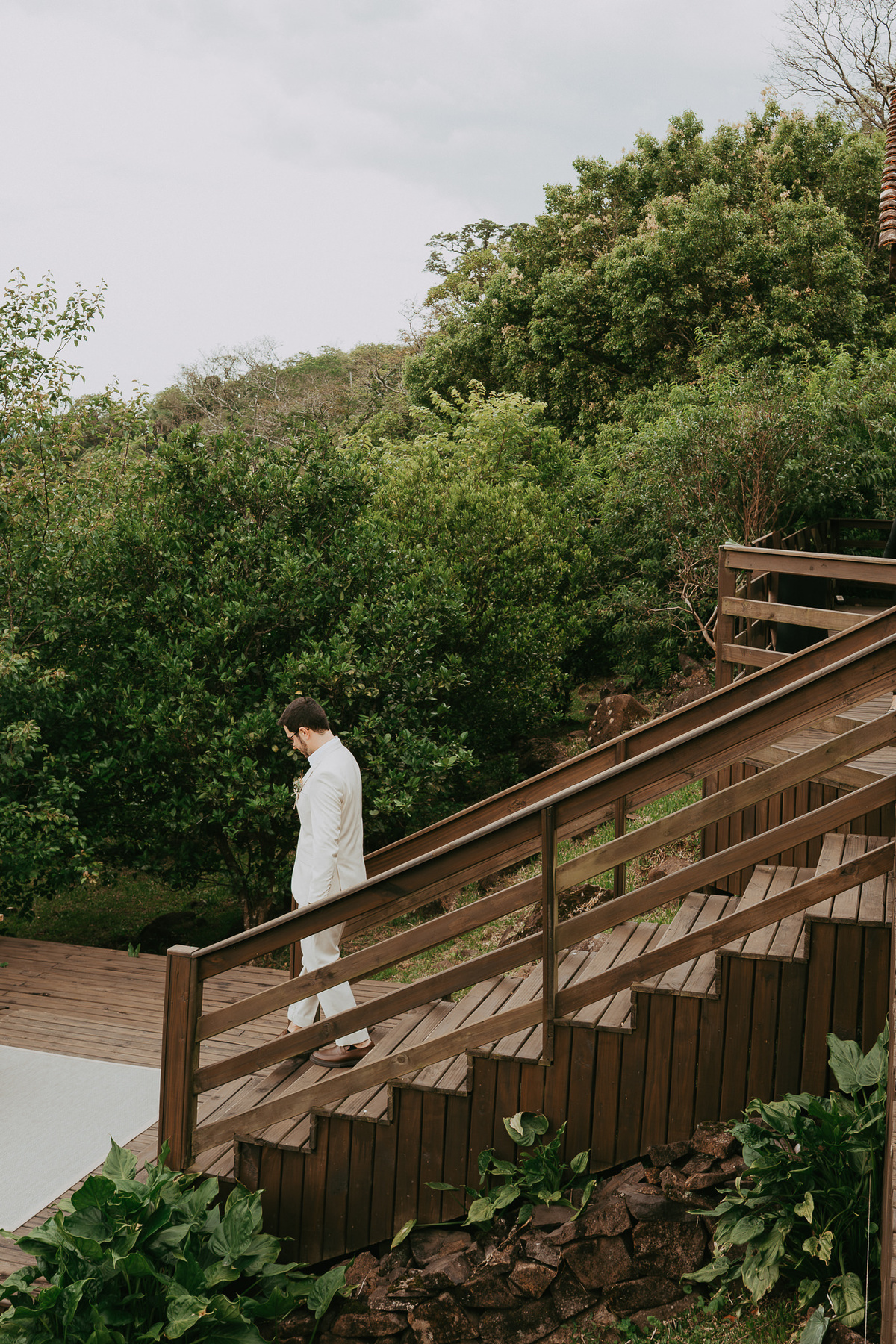 Destination wedding na Morada dos Canyons é sobre presença real. Um casamento intimista sem pressa.