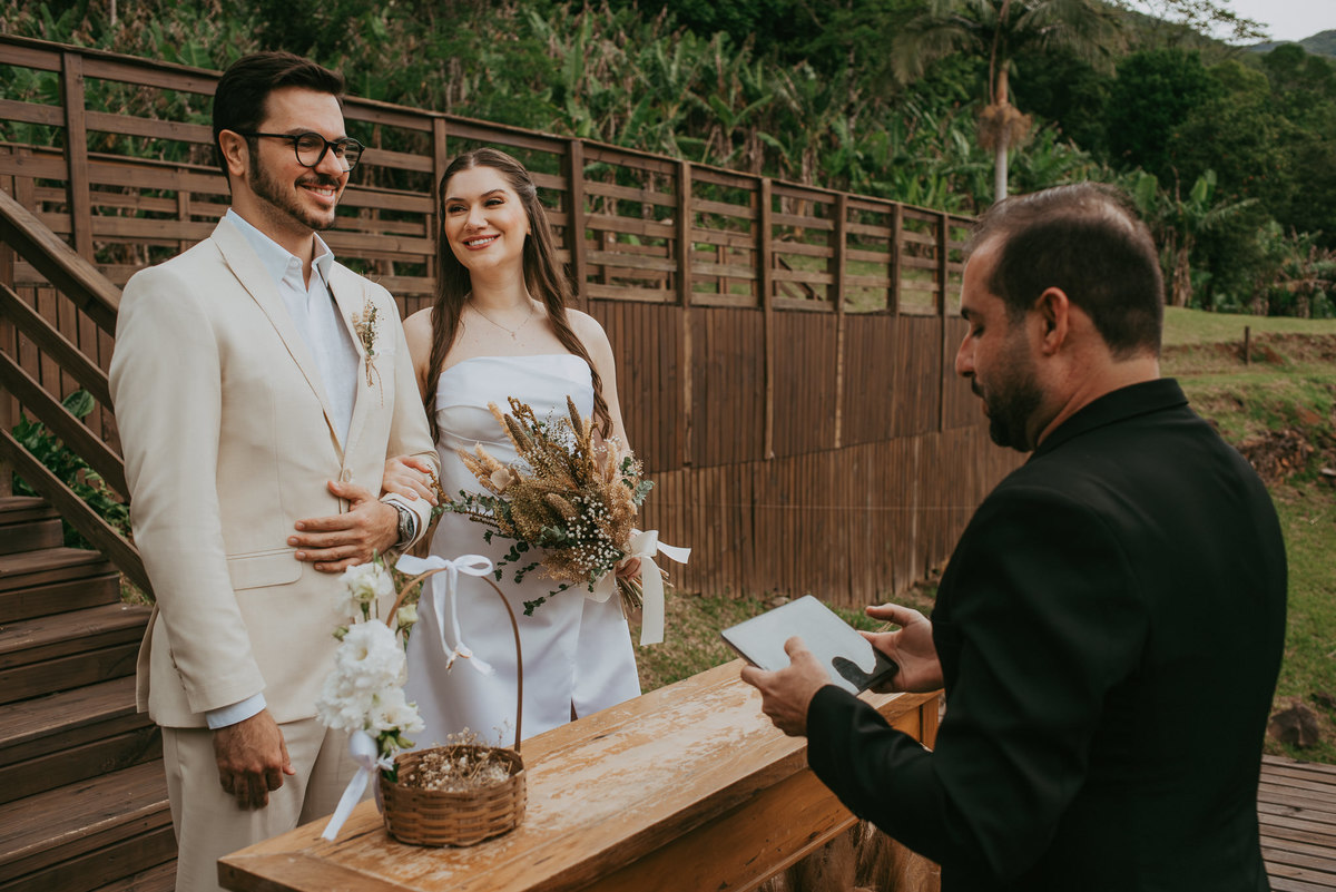 Um elopement wedding na Morada dos Canyons, transformando o casamento em memória, experiência e conexão.