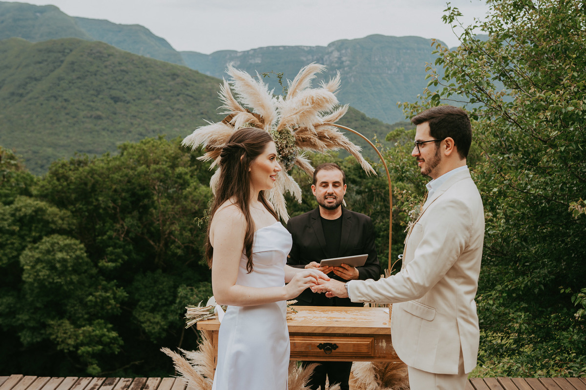 Um elopement wedding na Morada dos Canyons é sobre escolhas conscientes. Estar presente, viver o dia e sentir cada detalhe.