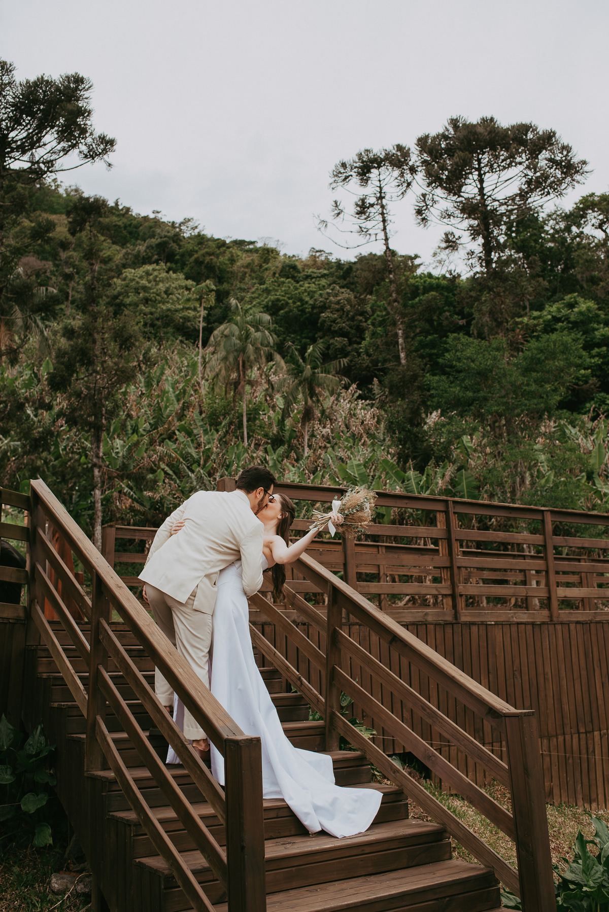 Elopement wedding na Morada dos Canyons, onde cada gesto teve espaço para acontecer com verdade e simplicidade.