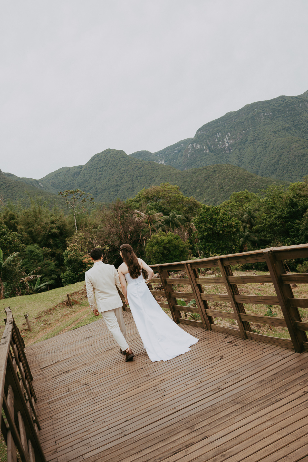 Destination wedding na Morada dos Canyons é sobre desacelerar. Um casamento intimista que respeitou o ritmo do casal e a essência da história.