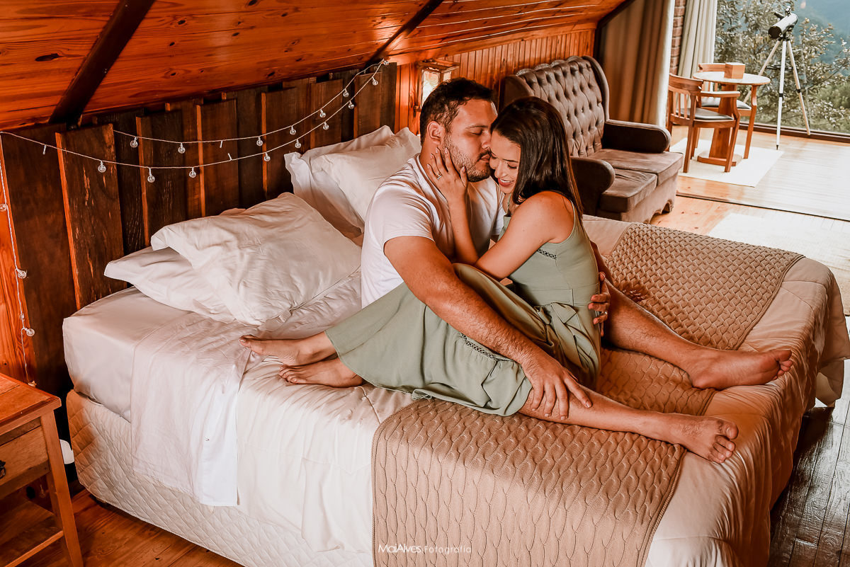 ensaio de casal na cama 