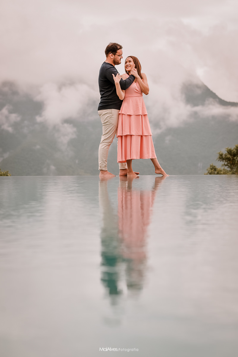 fotografia de casal , na pousada em santa catarina , morada dos canyons , praia grande sc