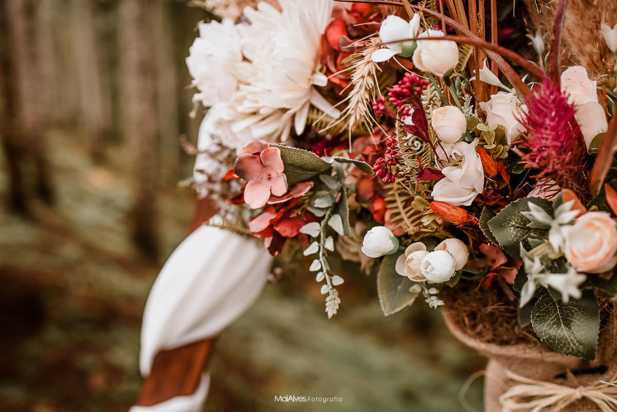 arco de flores do cenário de casamento elopement wedding em cambara do sul RS 