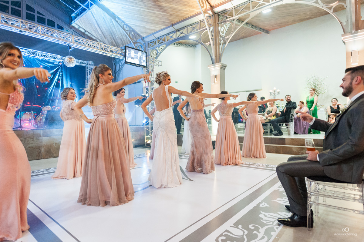 dança especial da noiva com as madrinhas