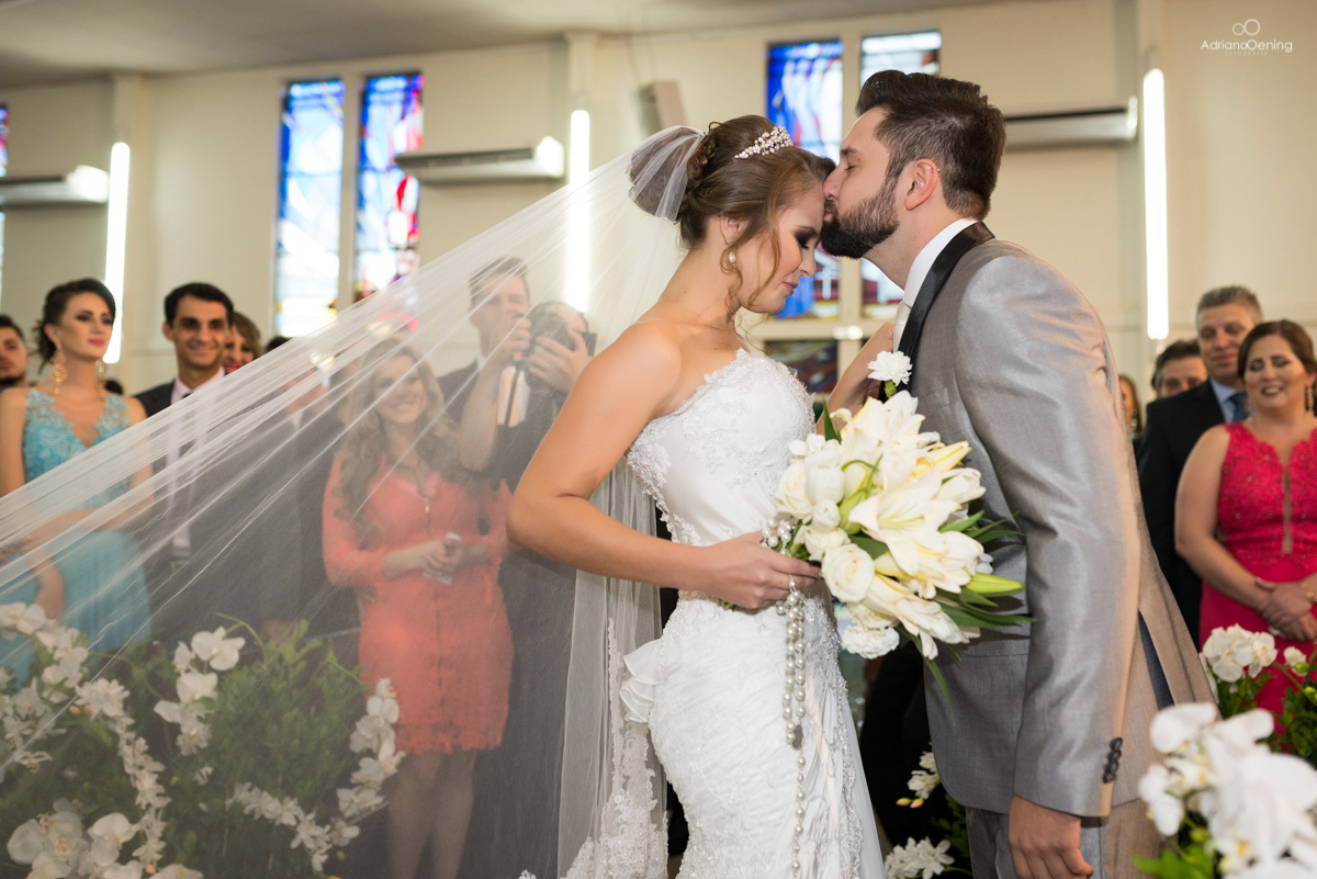 o encontro dos noivos na igreja