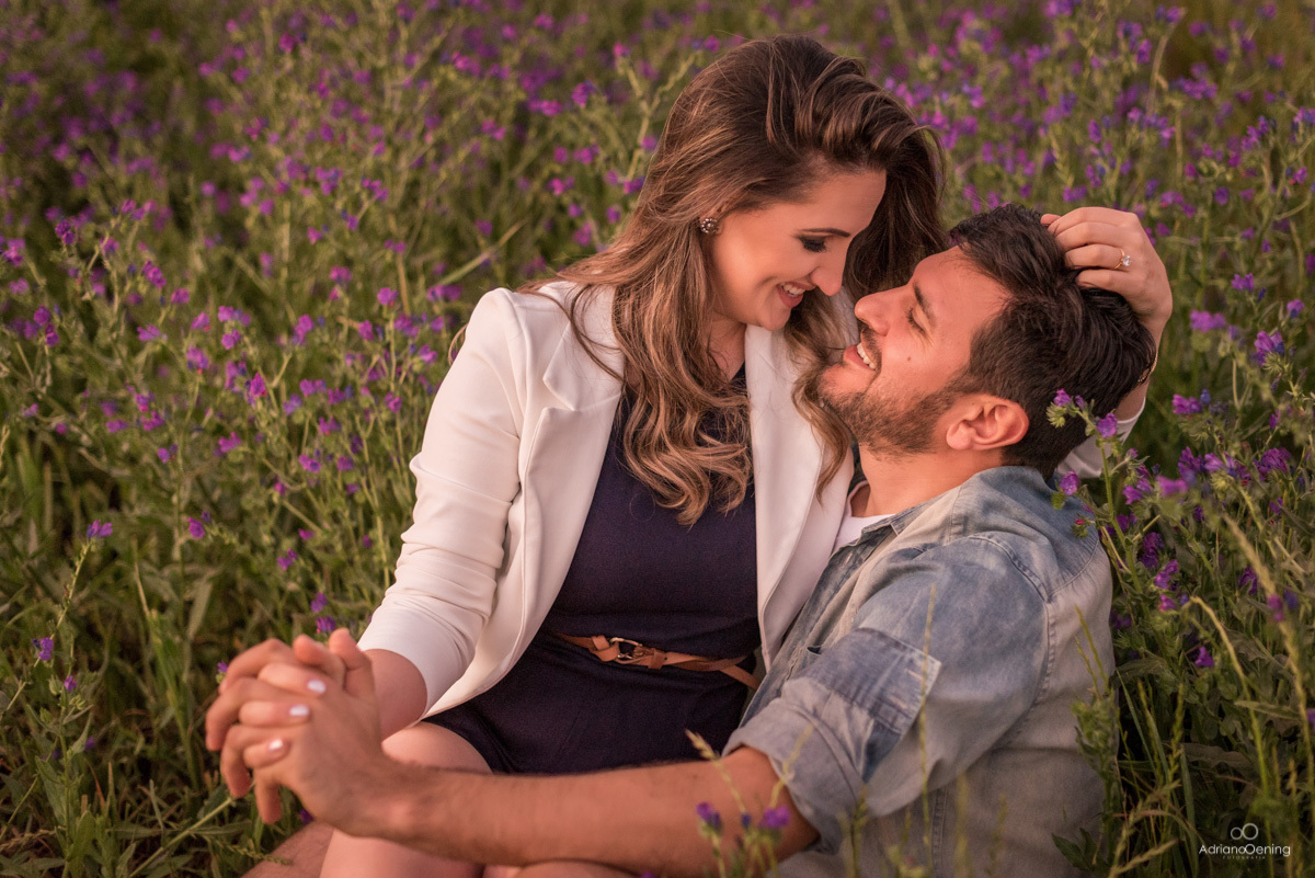 pre-wedding no meio das flores