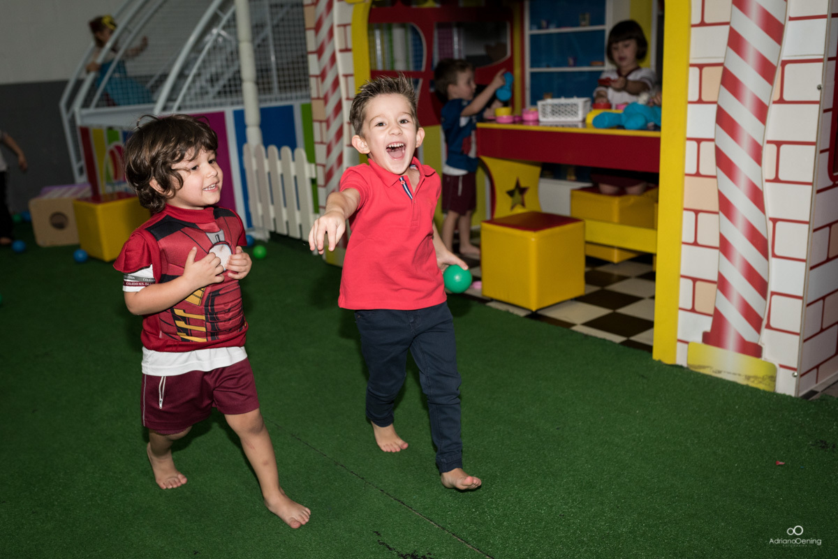 brincando com os amigos