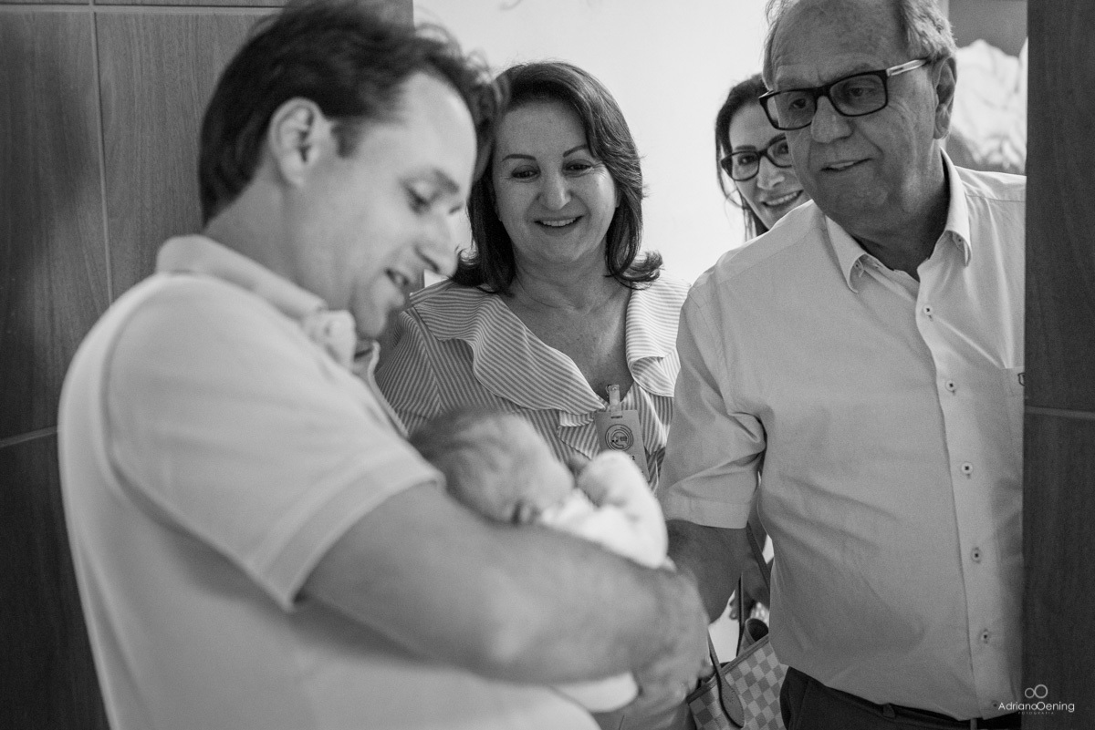 apresentando Laura para os avós