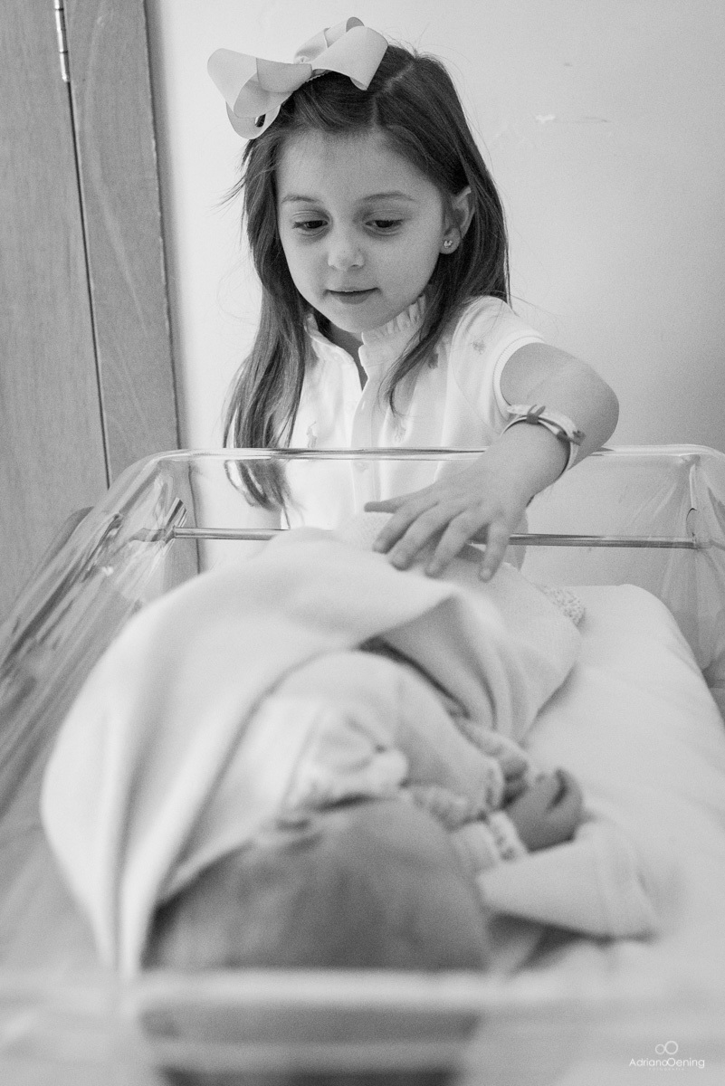 Isabela e Laura, primeiros carinhos